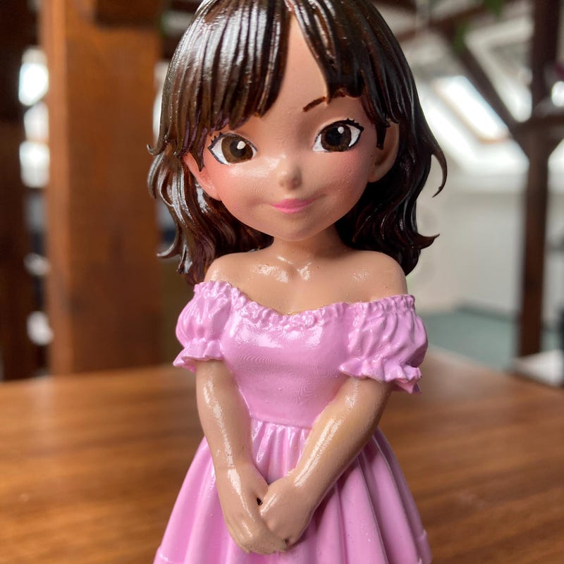Figurka chibi w różowej sukience
